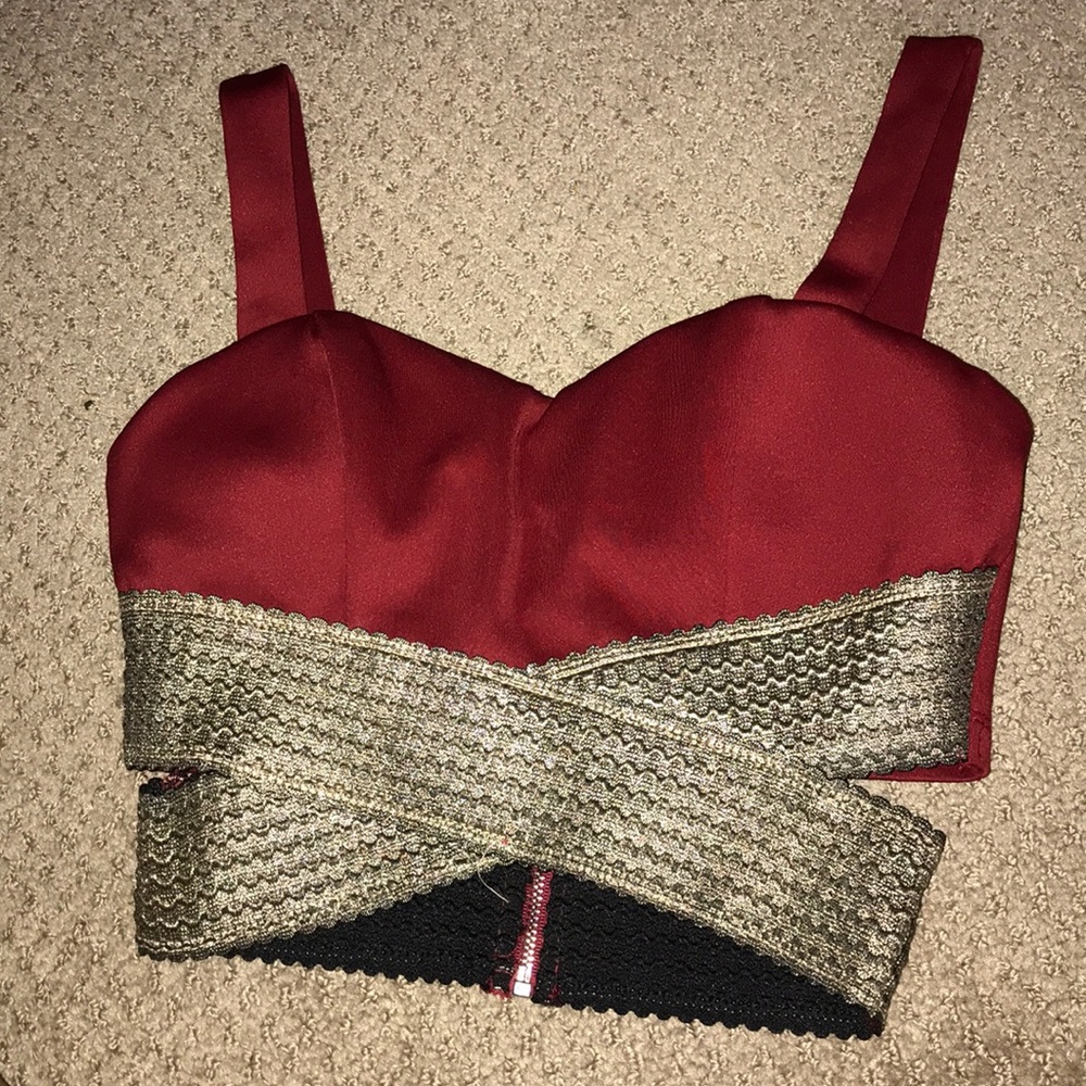 Crop top.